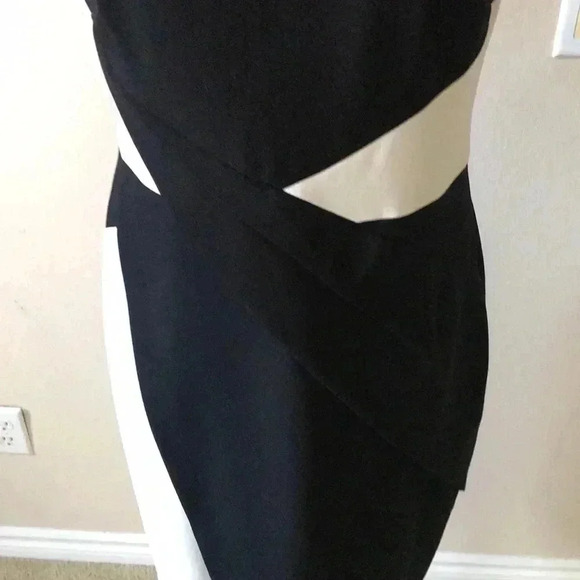 INC International Concepts Black & White Dress w/Cross Over Pleated Front-Size 6 - Picture 2 of 8